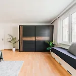 Feelhome-Karmeliterviertel-6 Gaeste-Wifi-Smart Tv