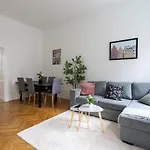 Central Two Bedroom Apartment
