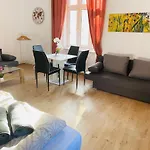 Quad-Room Near Prater Stern