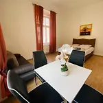 Quad-Room Near Prater Stern