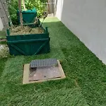 Stilvolle Wohnung Mit Terrasse/Garten