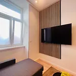 Zeus Design Apartment Schlosspark Schoenbrunn