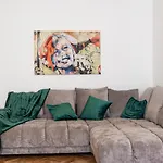 Peaceful 2 Bedroom Apt With Backyard In Prime Location