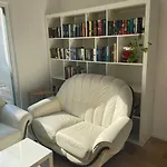 Stilvolle Wohnung Mit Terrasse/Garten