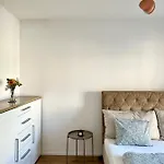 Danube Central Penthouse 3 Bed 90 M2 With Balcony
