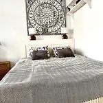 Cozy City Apartment Close To Metro - Self Check-In