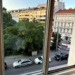 Cityzen Haven: Airbnb Delight