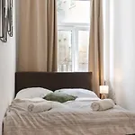 Welcoming 3Br Budget Apt. Well Connected