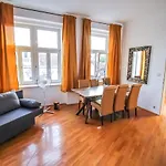 Family 3 Bedroom Apartment Lv7