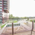 Suite In High-Rise On The Danube