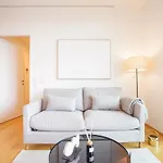 Suite In High-Rise On The Danube