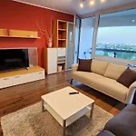 Wonderful Apartment For 4 On The Danube River, Next To Vic & Austria Center
