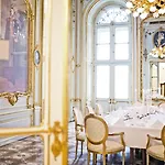 Palais Coburg Hotel