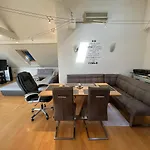 Atemberaubendes Loft Mit Pool