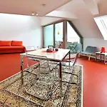 Julius 1 - Duplex Apartment 5 Mins To City Center