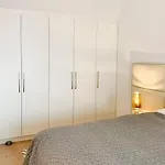 Luxury Suburb House - Bright, Quiet, Beautiful