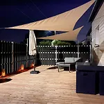 Luxury Suburb House - Bright, Quiet, Beautiful