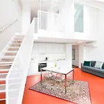 Julius 5 - Duplex Apartment 5 Mins To City Center