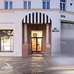 Julius 5 - Duplex Apartment 5 Mins To City Center