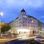 Julius 5 - Duplex Apartment 5 Mins To City Center