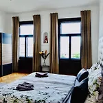 Central Apartment- Private Sauna