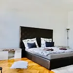 Central Apartment- Private Sauna