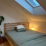 Sonnige Und Ruhige Wohnung Fuer Entspanntes Reisen