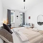 Cozy Apartments In 16Th District