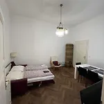 Quiet And Cozy Apartment In The City Center