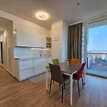 Deluxe Apartment & Rooftop-Pool