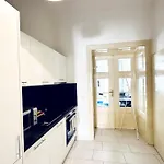 Best Location - Cozy City Centre Apartment