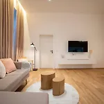 2-Rooms Spacious Apartment In A Vibrant Cozy Area