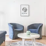 Attractive 1Br And 1 Lr Apt Comfortable Design, Great Location
