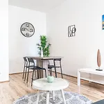 Attractive 1Br And 1 Lr Apt Comfortable Design, Great Location