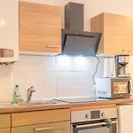 Comfortable Urban Apartment: 2Br Prime Location