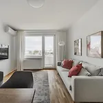 Central 70M Flat Close To Subway
