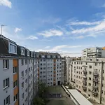 Central 70M Flat Close To Subway