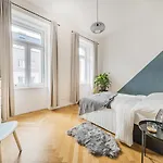 Feelhome-Prater-6 Gaeste-Wifi-Smart Tv