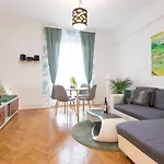 French Balcony - 45M² - Szeneviertel