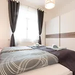 French Balcony - 45M² - Szeneviertel
