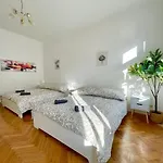 Sunny & Calm 45 M2 Apartment