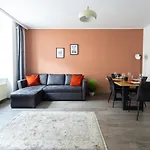 Enjoy Apartments, Quiet Street, Apartment With Two Bedrooms Sleeps 6 Ac