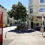 Vienna: Cozy 2-Room Apt.
