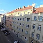 Vienna: Cozy 2-Room Apt.