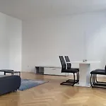 Home Sweet Home Vienna T7