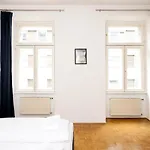 Premium 80 M2 Apartment - Free Parking