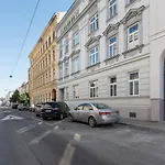 Zwischen Schoenbrunn Und Zentrum, Neues Apartment In Gruenruhelage Bei Schoenbrunn