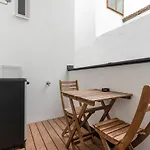 Zwischen Schoenbrunn Und Zentrum, Neues Apartment In Gruenruhelage Bei Schoenbrunn
