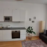 Channel Allee Apartment