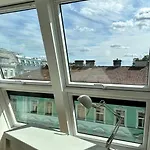 Chic & Modern In Beautiful Vienna L Hg30